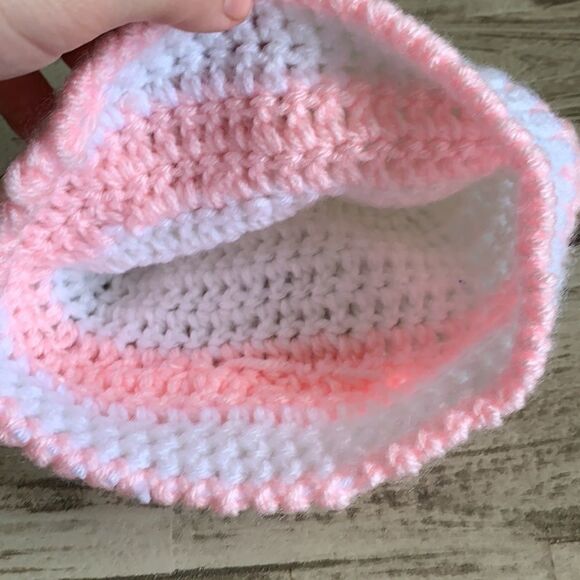 5/$25 
Homemade Knit Pink and White Bow Hat - Picture 3 of 3